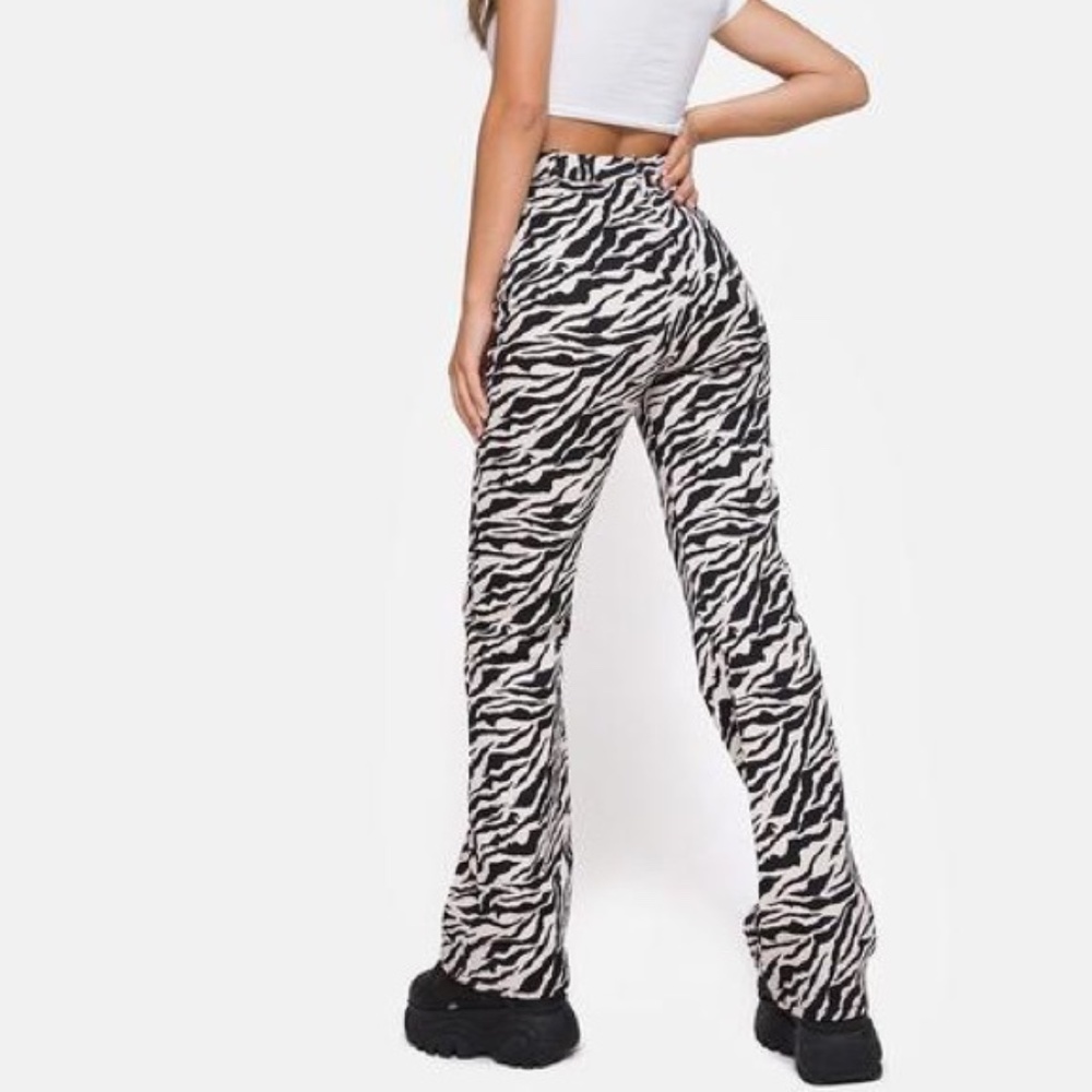 MOTEL ROCKS Woven Trouser in 90s Zebra | XS - Picture 2 of 9